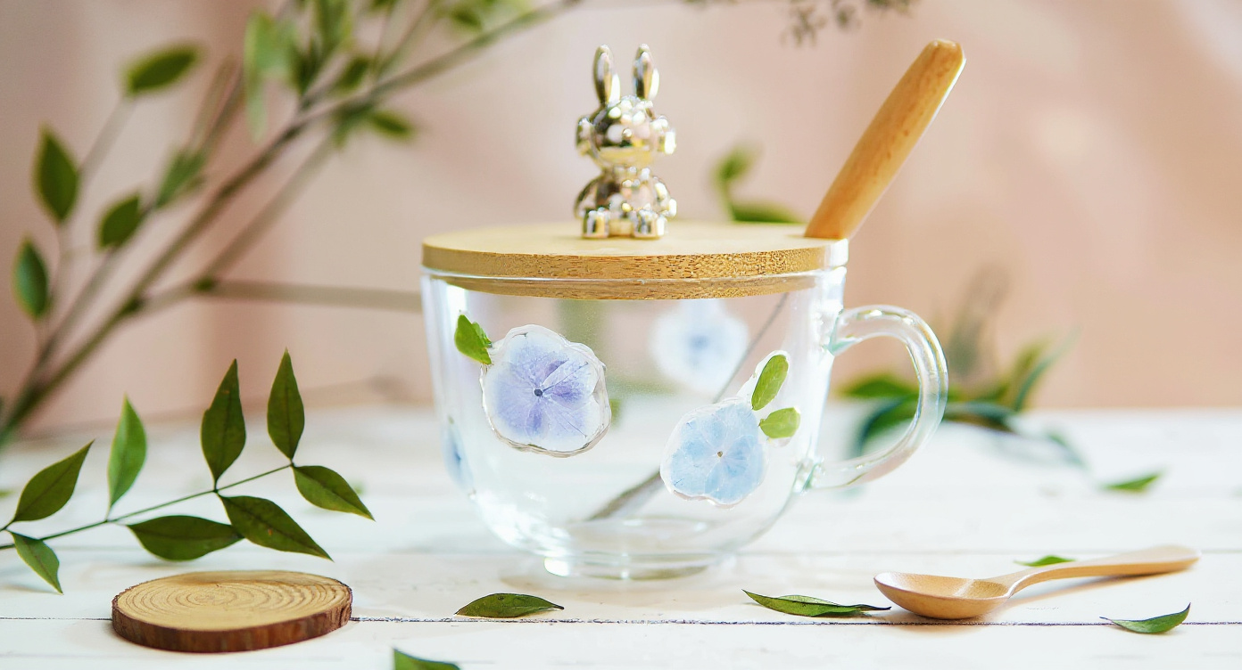Handmade Real Flower Resin Glass Mug with journal, eucalyptus and bamboo lid